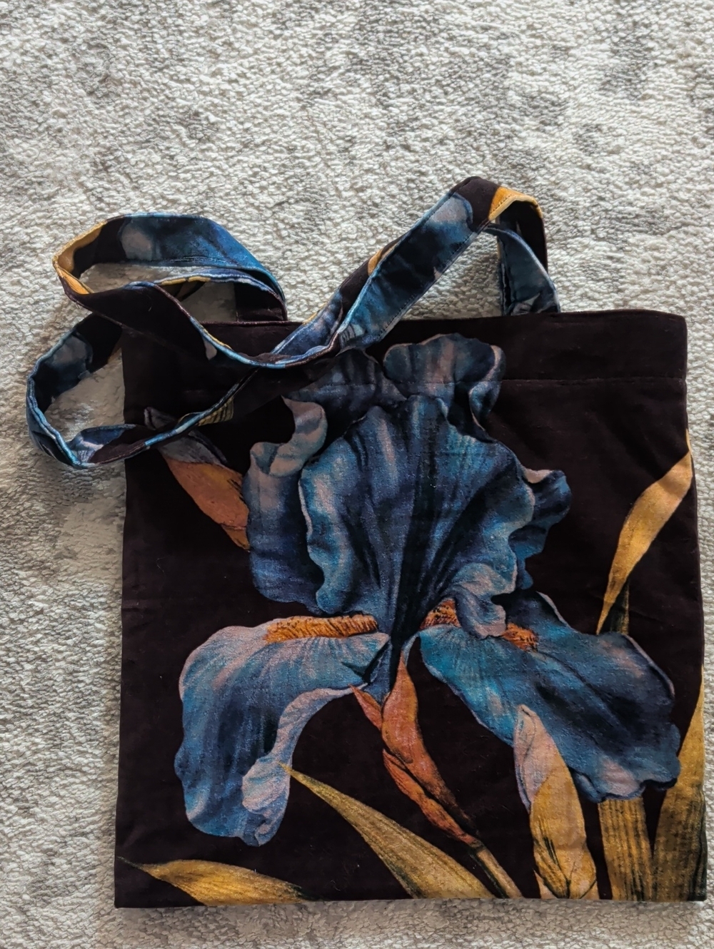 Powder Velvet Tote bag In Floral Blue Iris